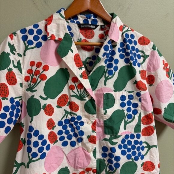 Marimekko Uniqlo Womens Fruit Top Size M Button Up Cotton Hippie Artsy Cherry - Picture 2 of 9